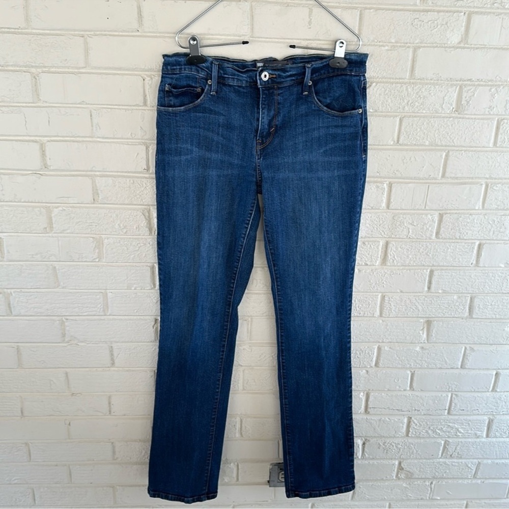 Levi’s 505 Women’s Straight Leg Medium Wash Mid-rise Jeans Size 8